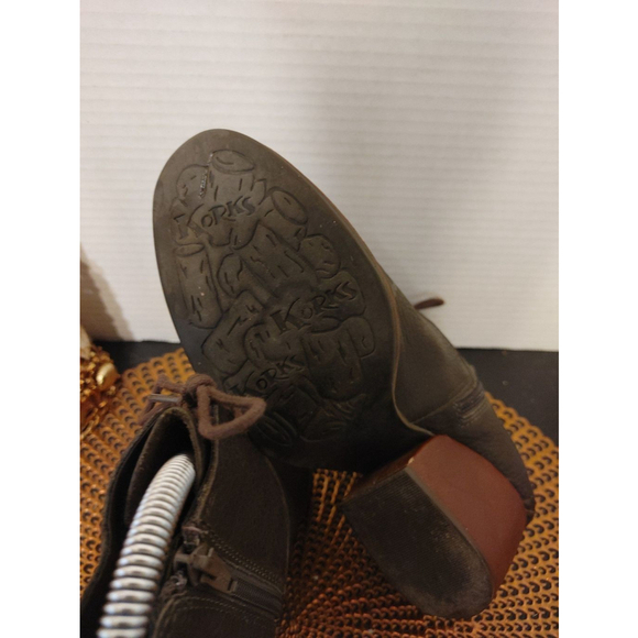 Korks Booties Size 7.5 - Picture 5 of 5